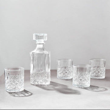 Dayla Diamond Pattern Decanter With Four Glasses
