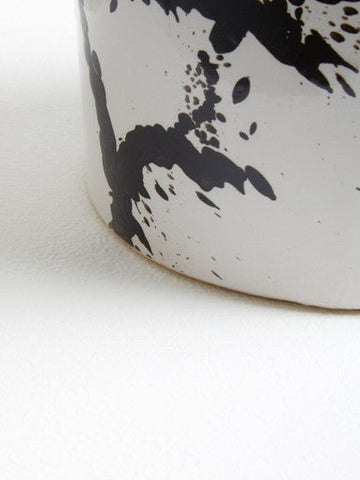 Sorrell Black And White Large Planter