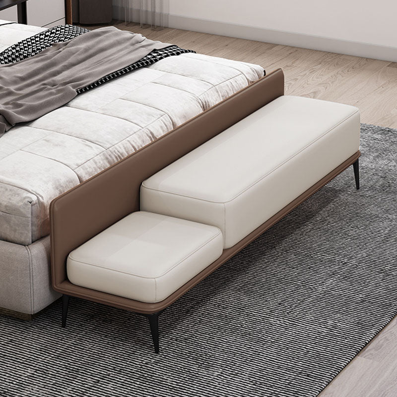 Yvonne Bench, Leather