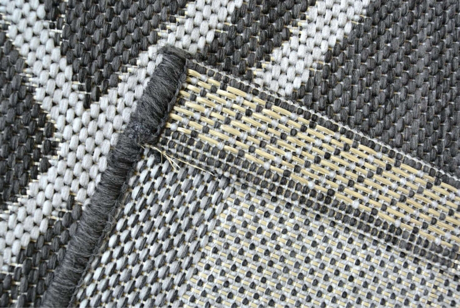 County Diamonds Indoor/Outdoor Rug | 11651A