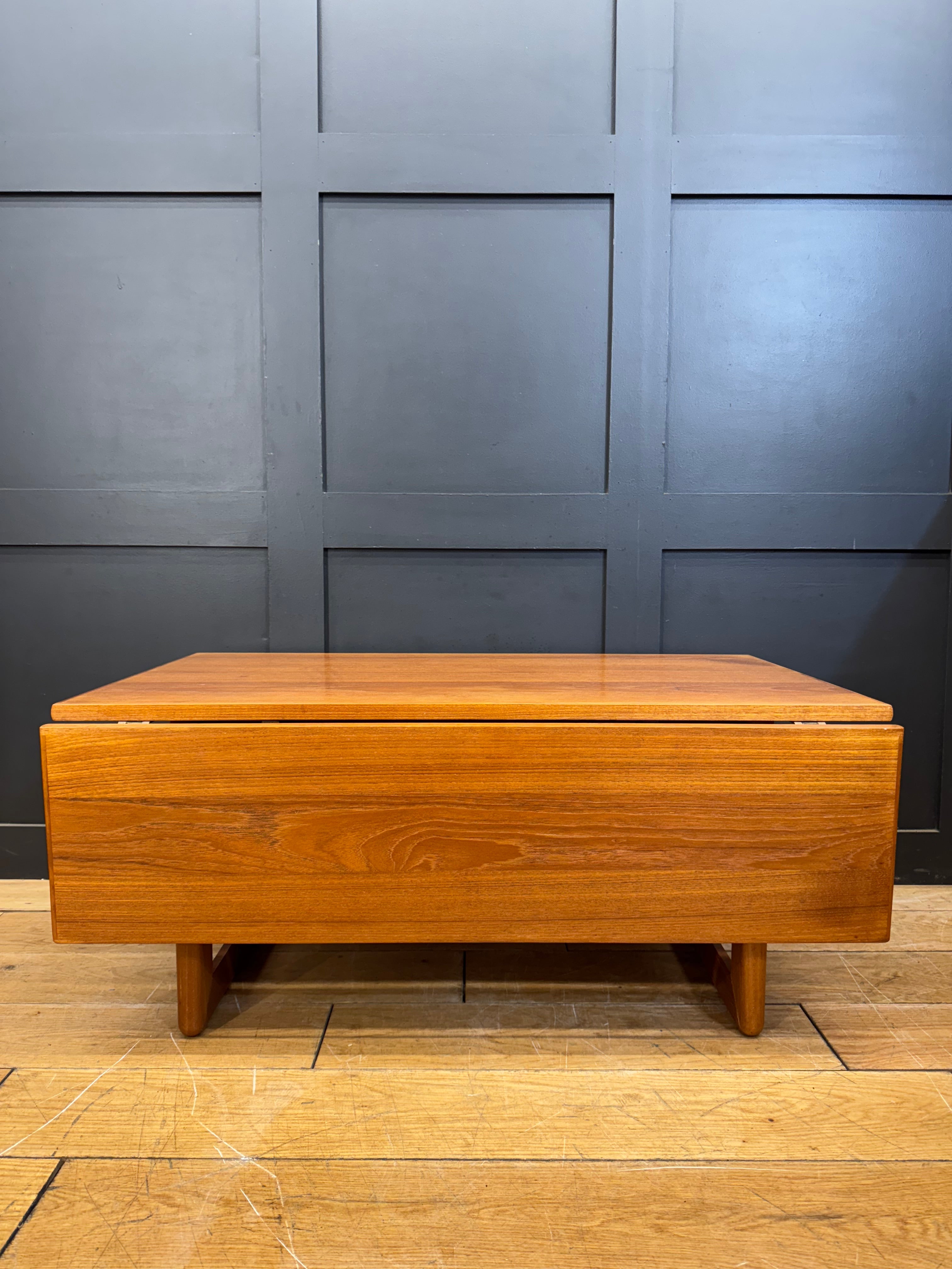 Mid Century Teak Coffee Table / Extending Drop Leaf Coffee Table / D-Scan