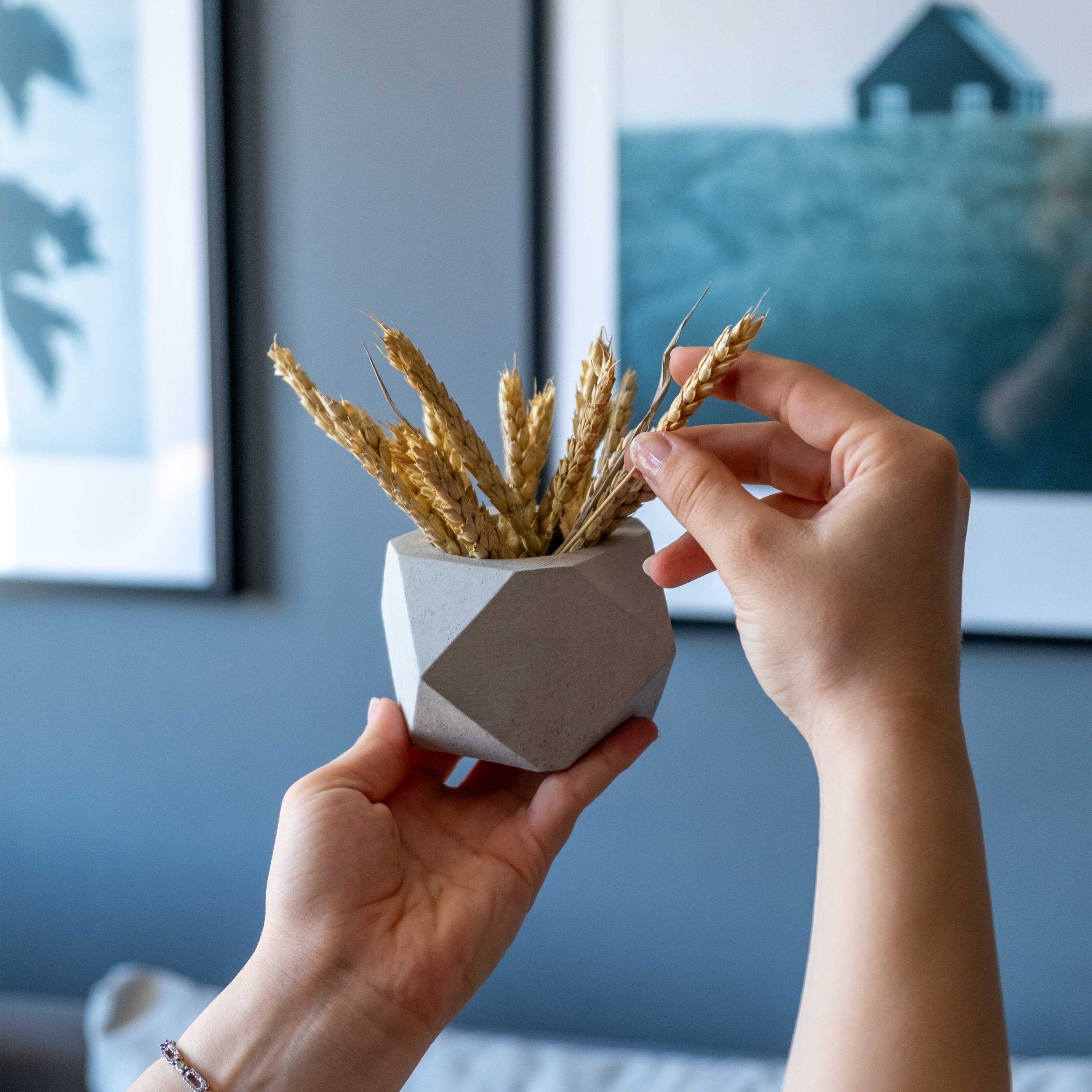 CONCRETE POLYGONAL POT