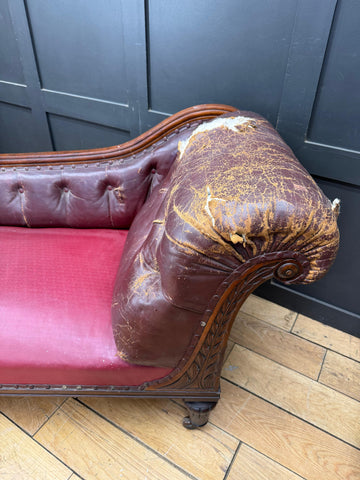 Victorian Mahogany Chaise Longue Day Bed Sofa Antique Carved Frame on Castors