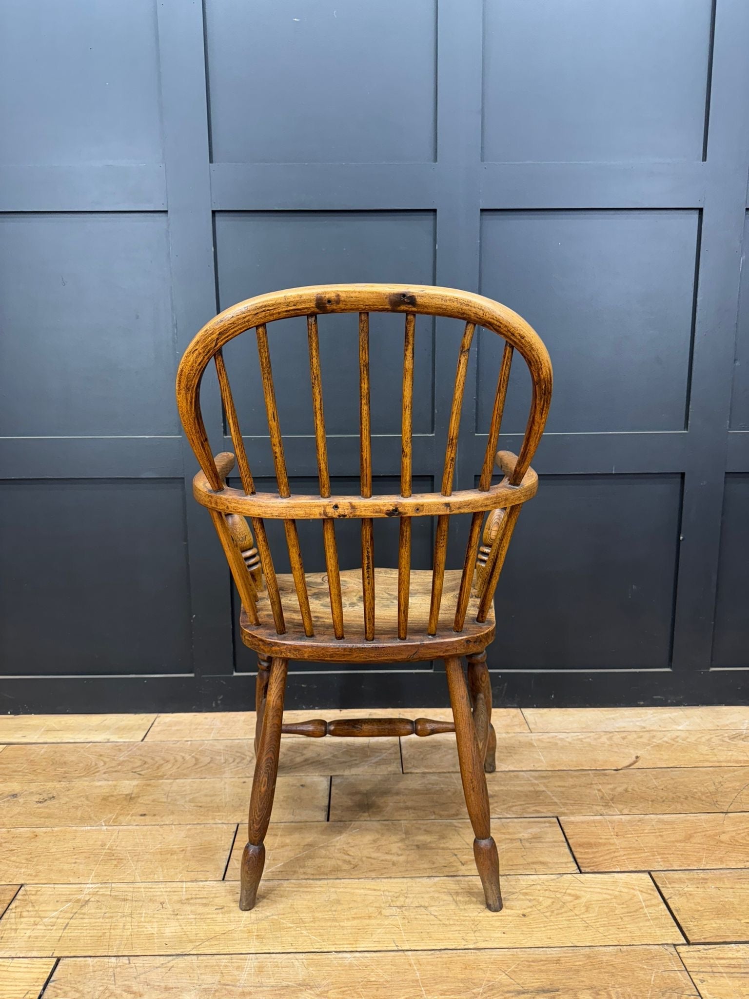 Antique Elm Windsor Armchair Bow Back Smokers Chair Farmhouse Occasional Chair