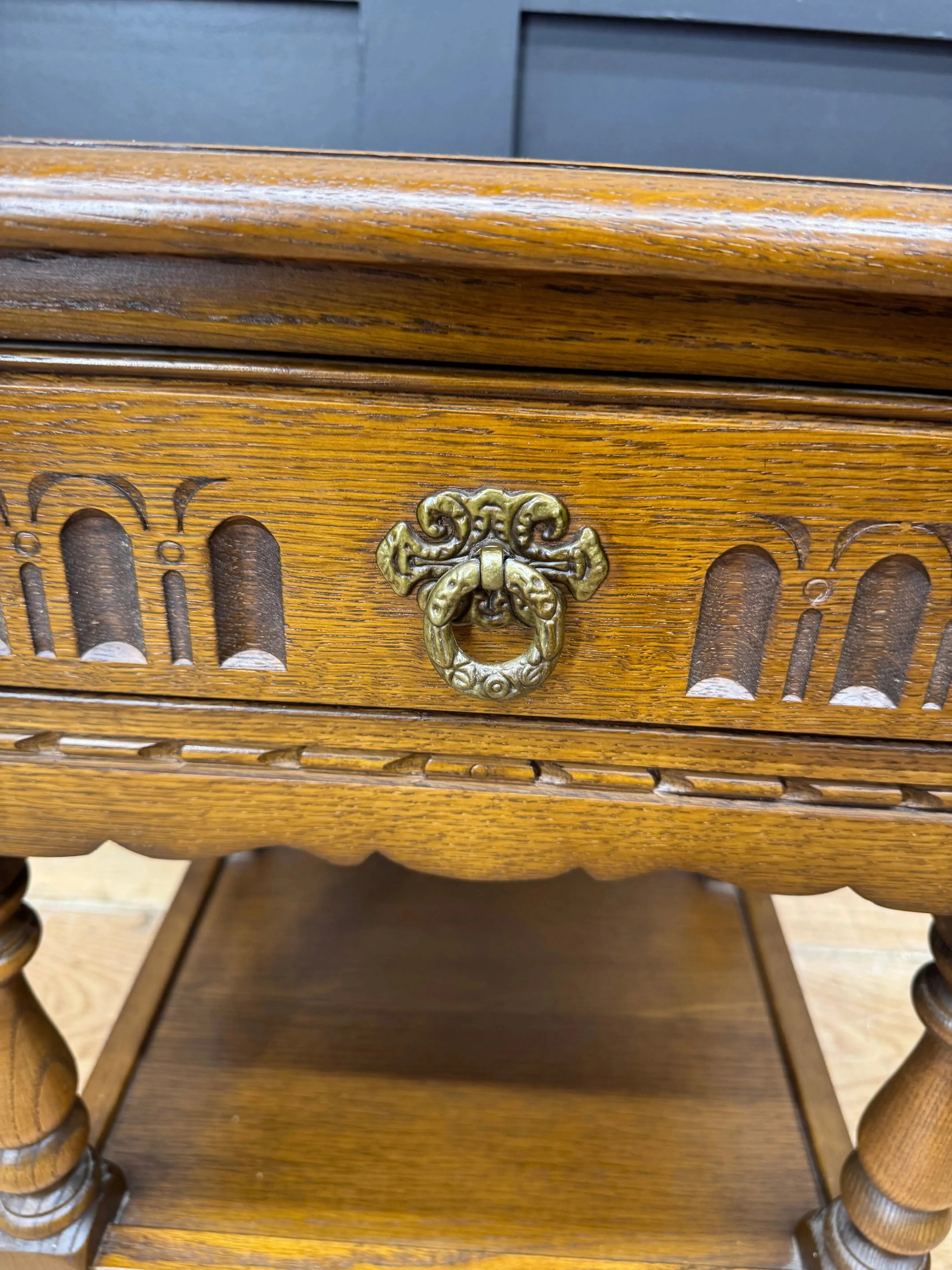 Old Charm Solid Oak Bedside Cabinet | Vintage One Drawer Lamp Side Table