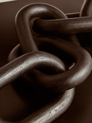 Cato Black Wood Five Link Chain Decor