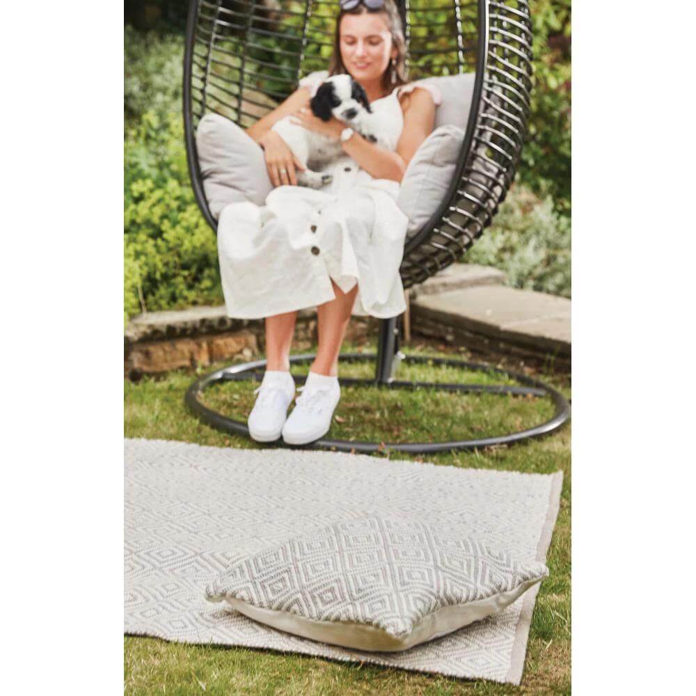 Diamond Natural Hand-woven Rug