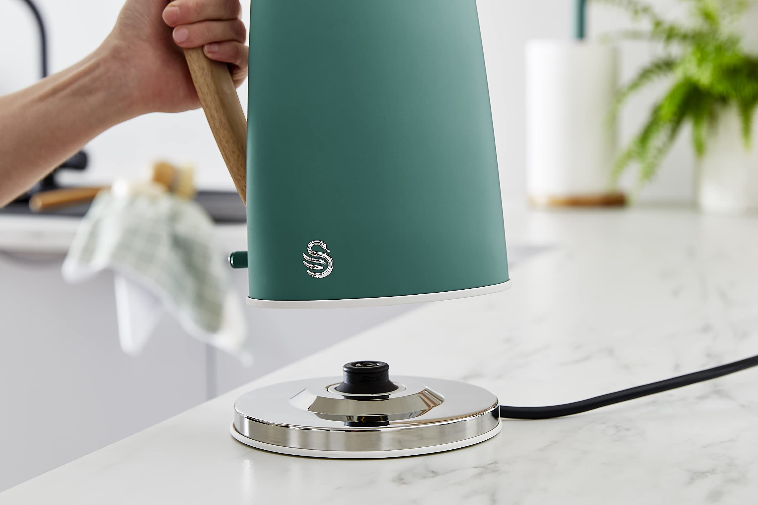 Swan SK14610GREN Nordic Jug Kettle, Wood Effect, Soft Touch, 1.7L 3KW, Matte Pine Green