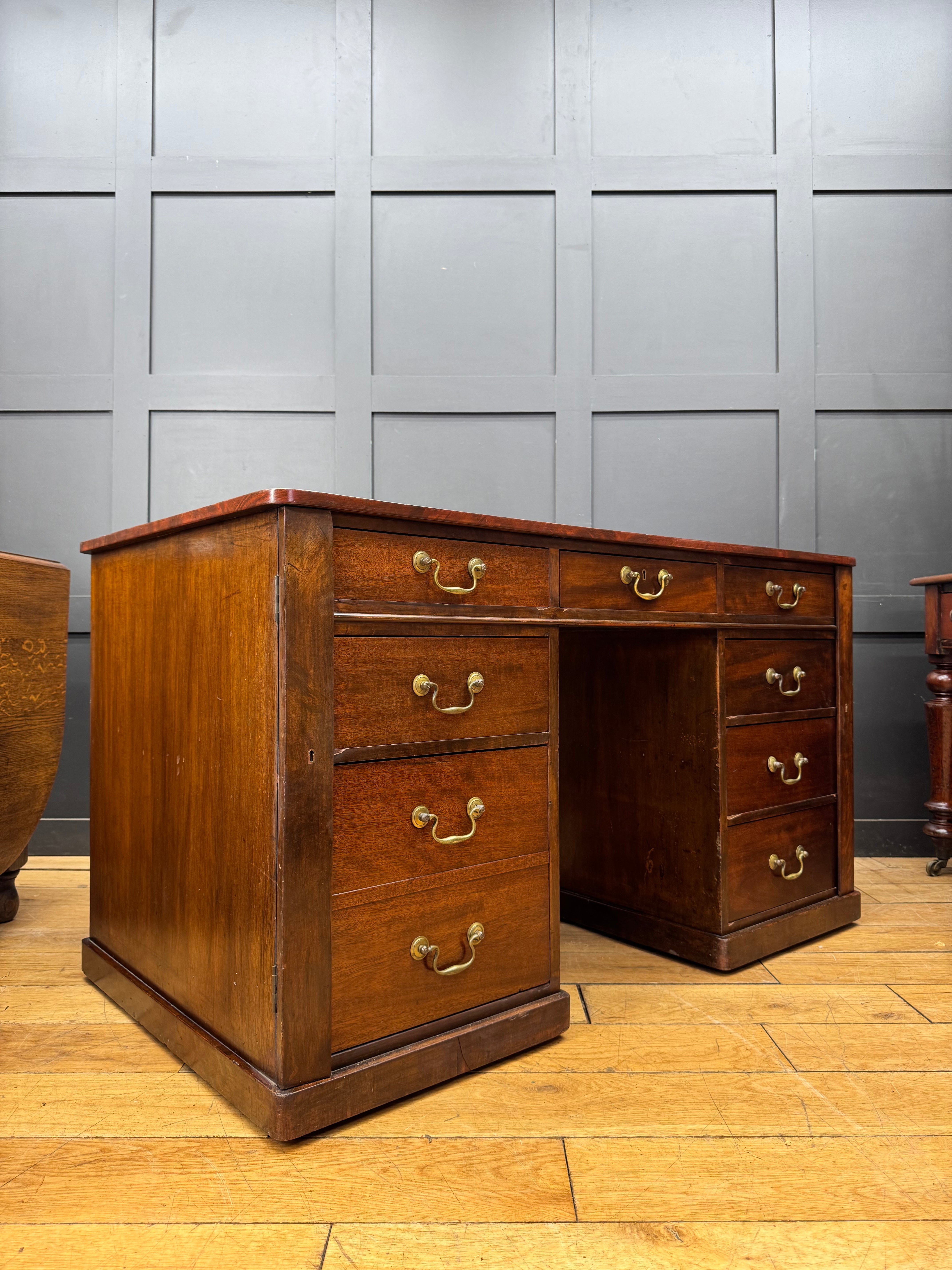 Antique Mahogany Twin Pedestal Desk Kneehole Writing Office Desk Computer Desk