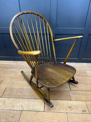 Ercol Grandfather Rocking Chair Model 315 With Original Cushions / Armchair B