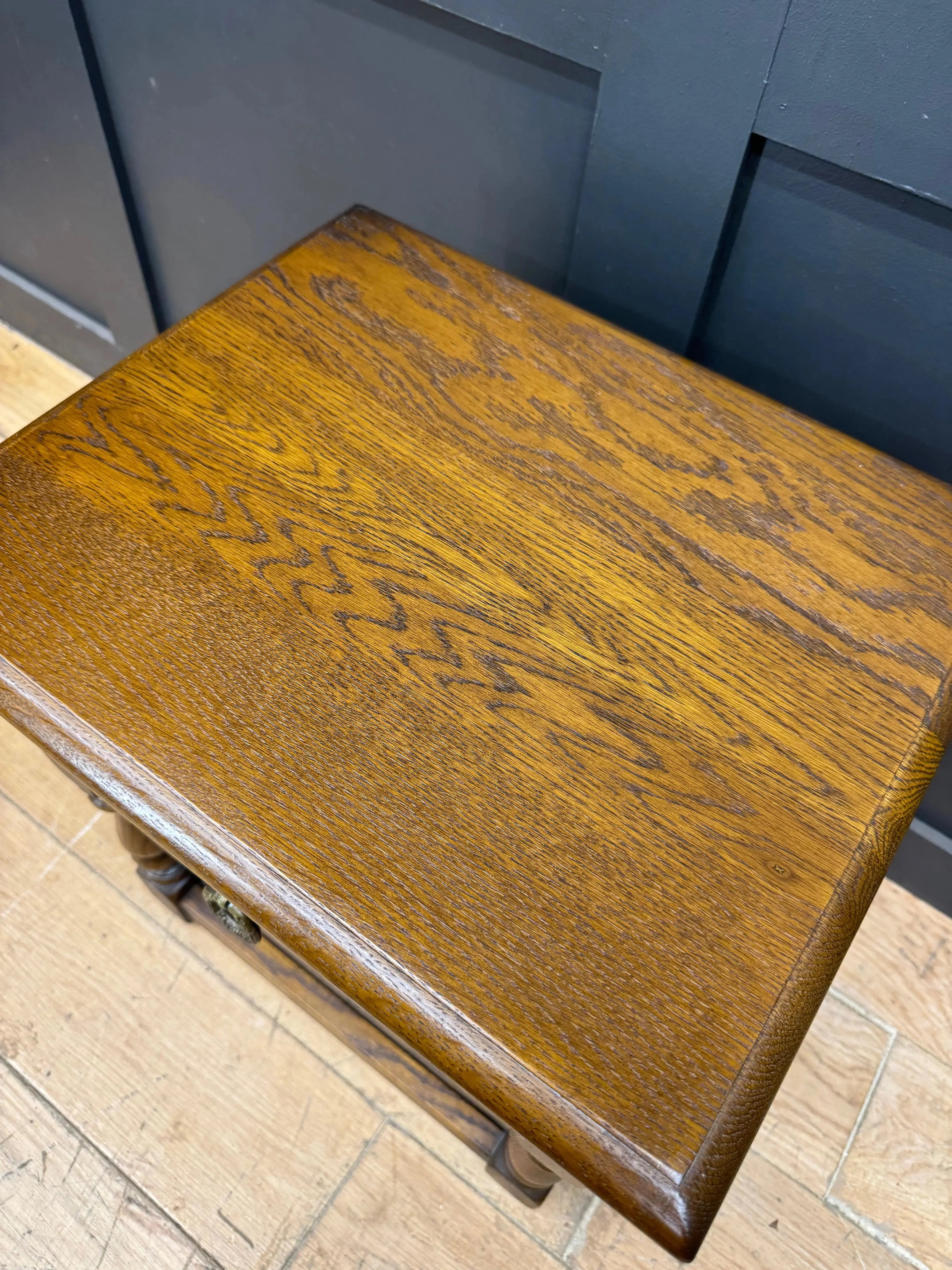 Old Charm Solid Oak Bedside Cabinet | Vintage One Drawer Lamp Side Table