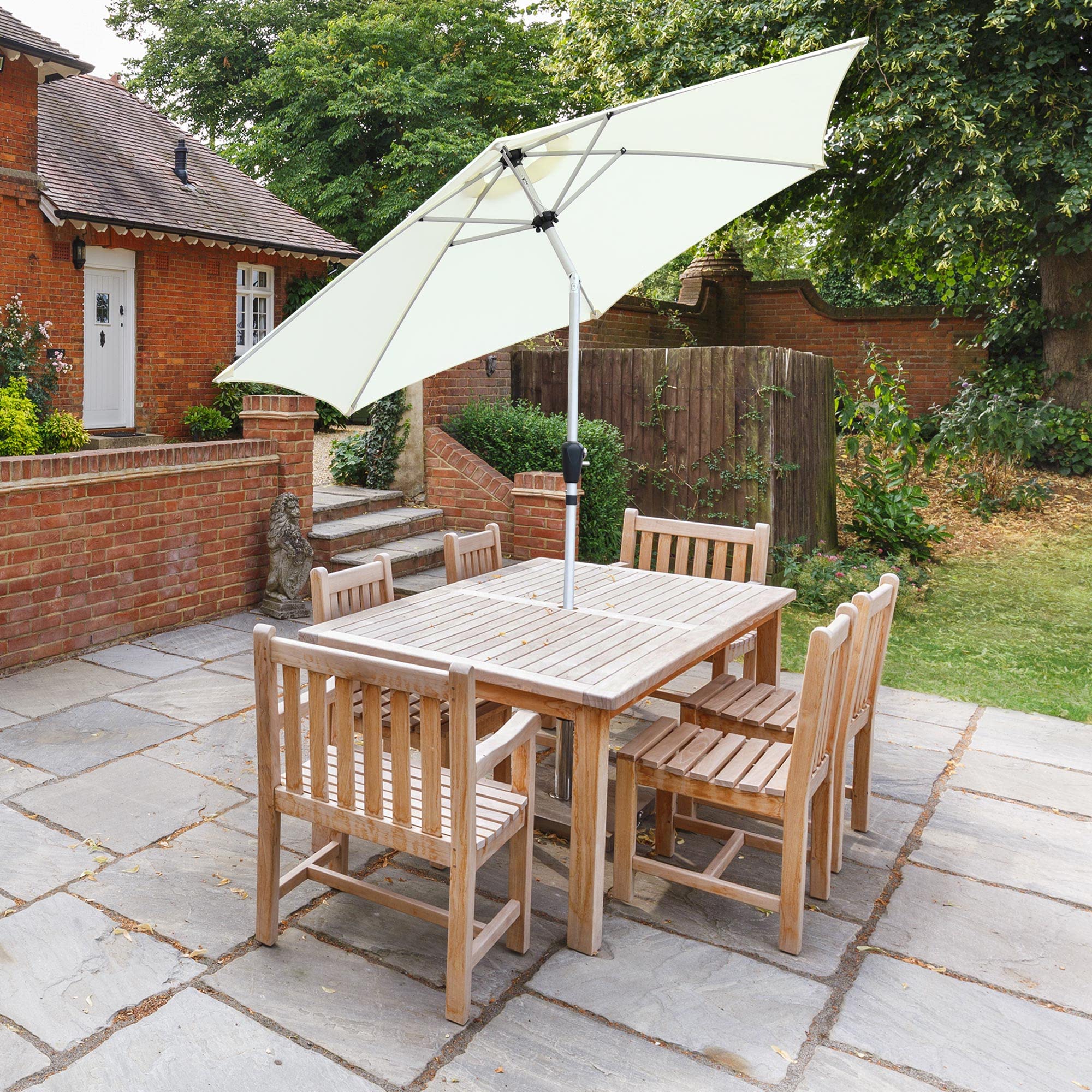 GlamHaus Garden Parasol Tilting Table Umbrella for Outdoors 2.7m, Crank Handle, UV 40+ Protection, Additional Parasol Protection Cover, Gardens and