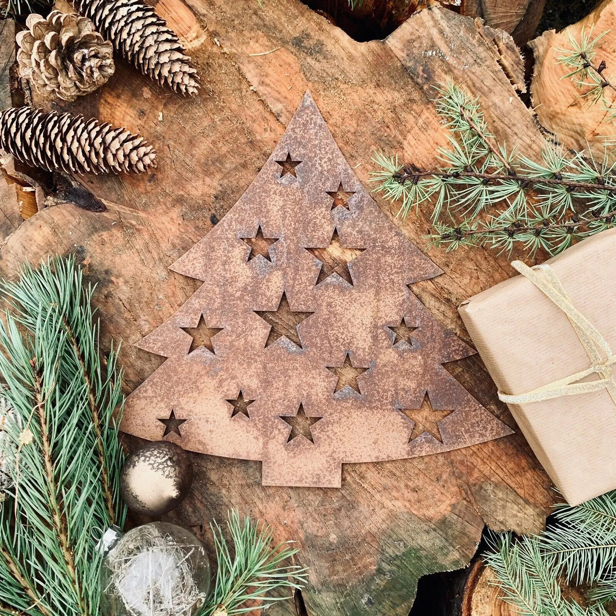 Rusty Metal Christmas Tree Decoration