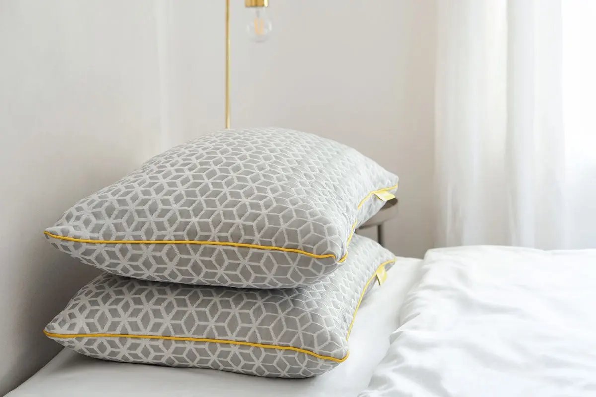 Brightr® Luna Pillow & Copper Pillow Protector Bundle