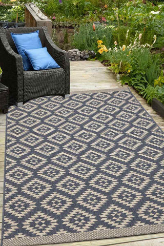 County Genesis Rug Diamond Design – Indoor/Outdoor Use