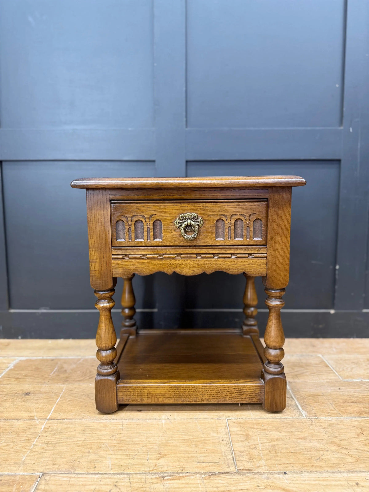 Old Charm Solid Oak Bedside Cabinet | Vintage One Drawer Lamp Side Table