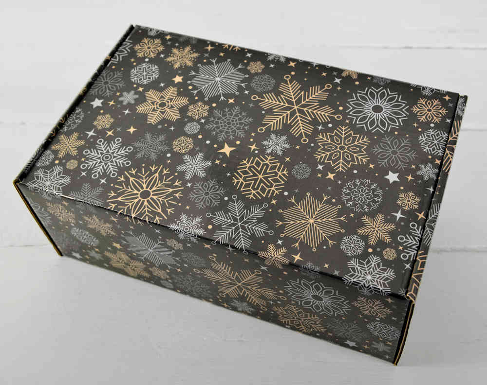 Sustainable Festive Gift Box with Wine