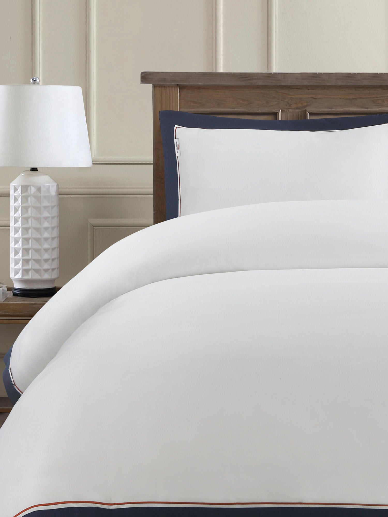 Luxury Cotton Border Duvet Set in Bright White