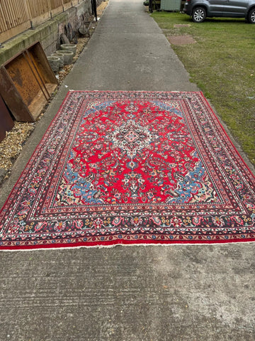 Large Red Oriental Wool Rug – Hand Made Traditional Carpet 381 x 270 cm