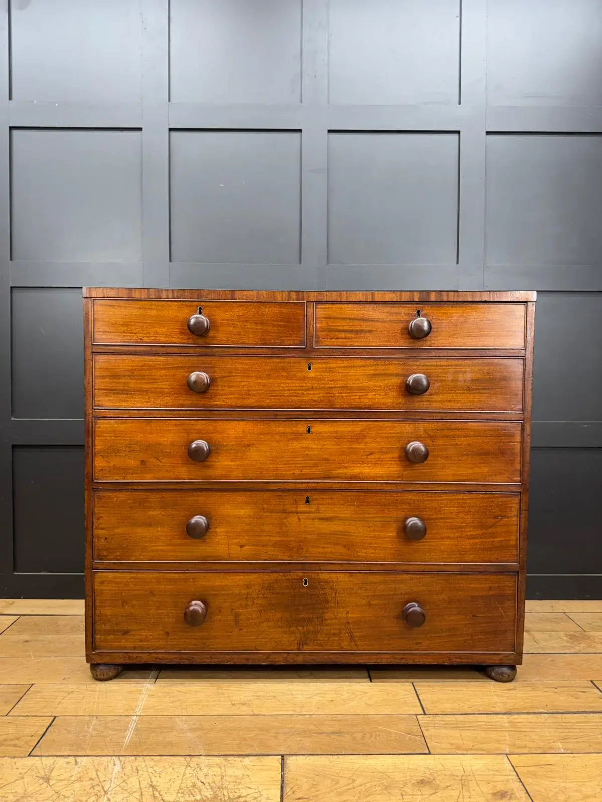 Antique Victorian Mahogany Chest of Drawers Hobbs & Co / Bedroom Storage