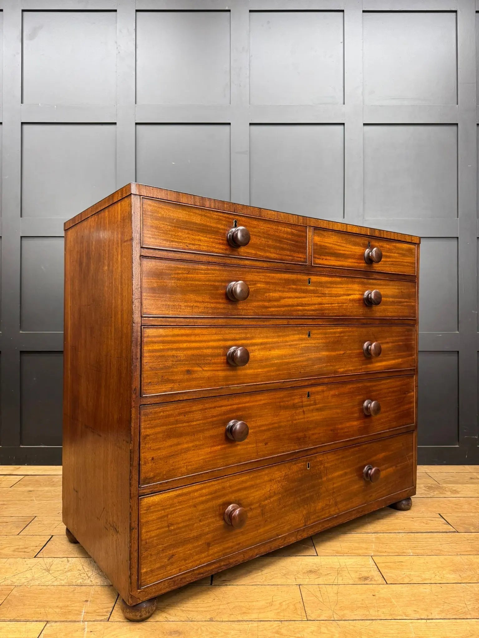 Antique Victorian Mahogany Chest of Drawers Hobbs & Co / Bedroom Storage