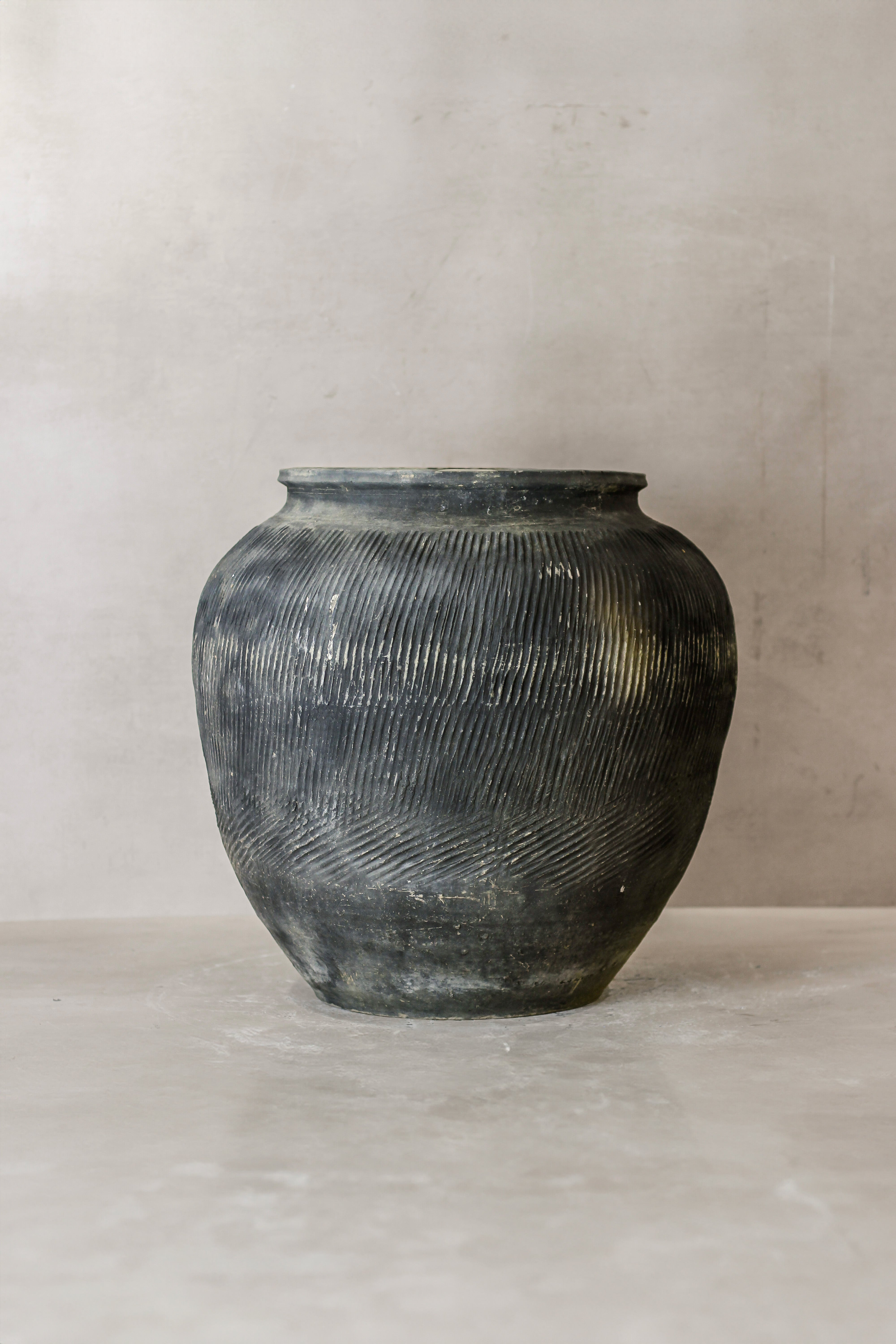 Vintage Textured Grey Pot - VT02