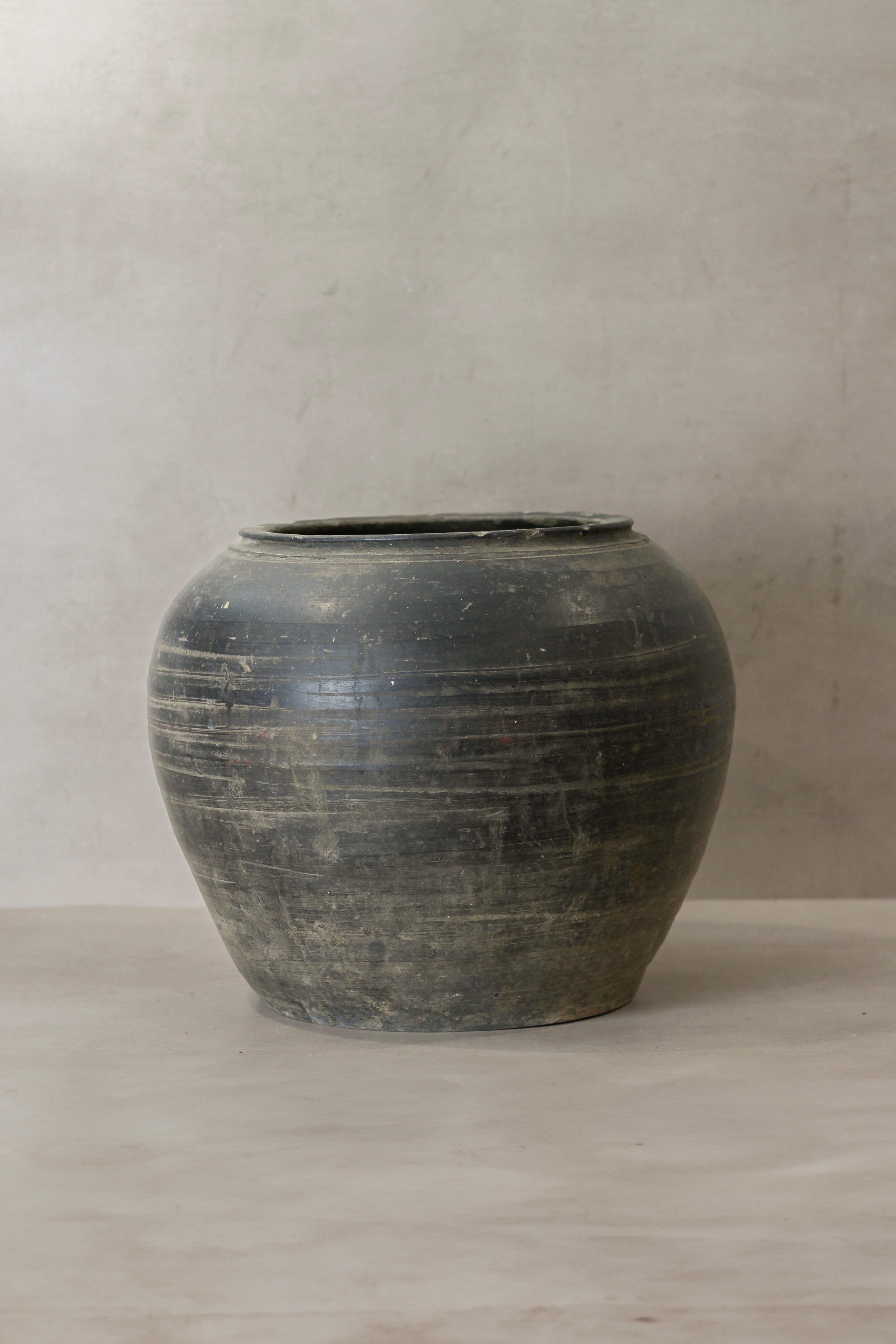 Vintage Dark Pot - No 73