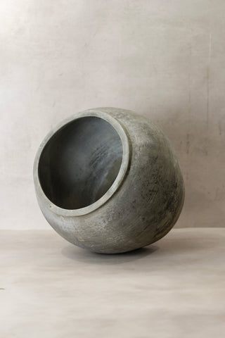 Vintage Dark Pot - No 75