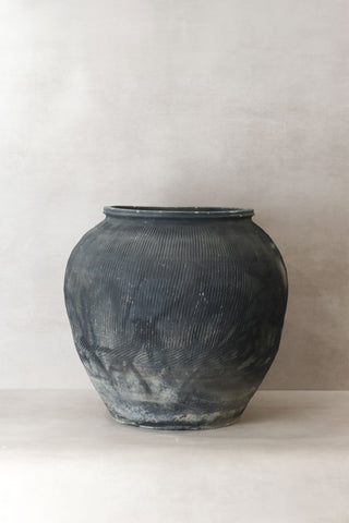 Vintage Textured Grey Pot - VT07