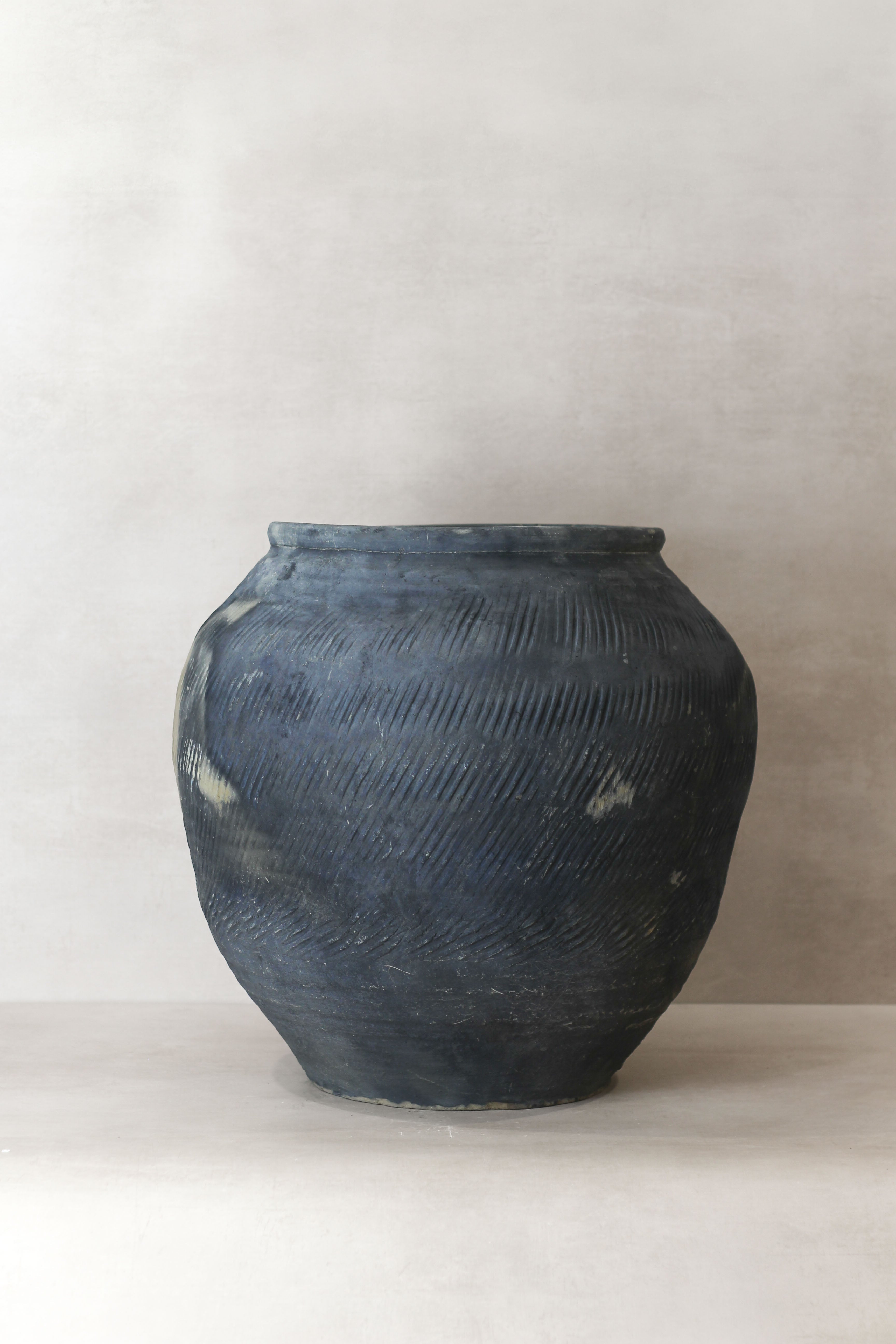 Vintage Textured Grey Pot - VT06