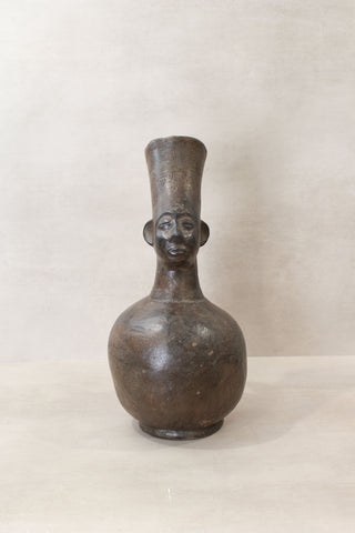 Mangbetu figural clay pot 02