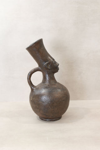 Mangbetu figural clay pot 02