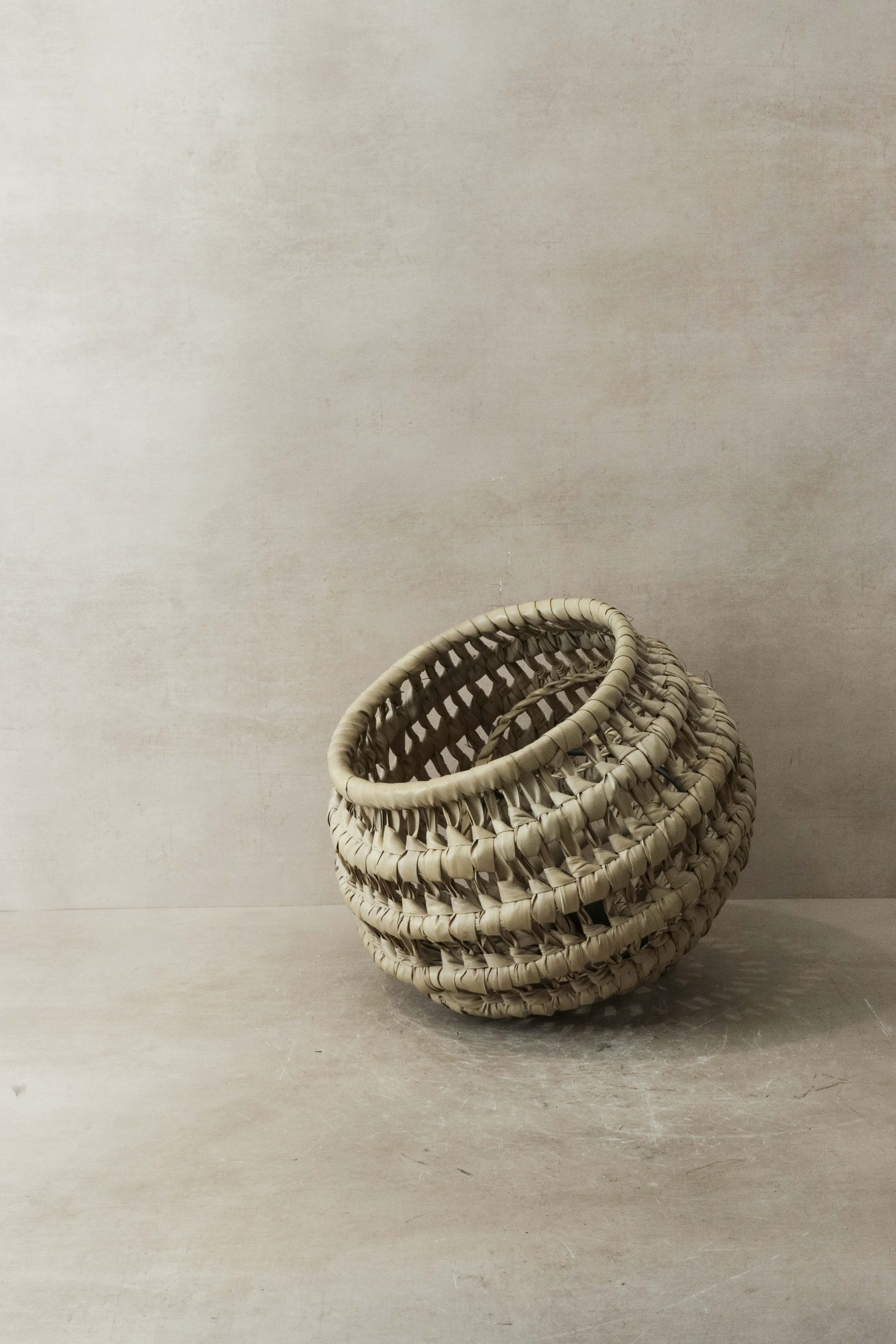Handmade Palm leaf lamp shade, Mozambique - 12.1