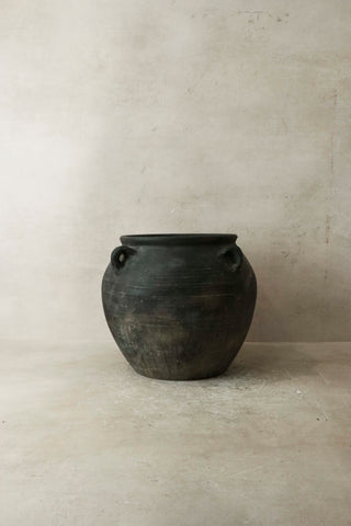Vintage Dark pot with ears - E4.19