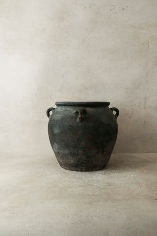 Vintage Dark pot with ears - E4.20