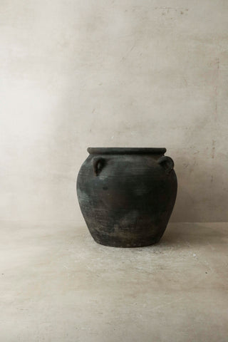 Vintage Dark pot with ears - E4.20