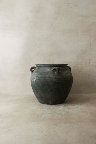 Vintage Dark pot with ears - E4.21