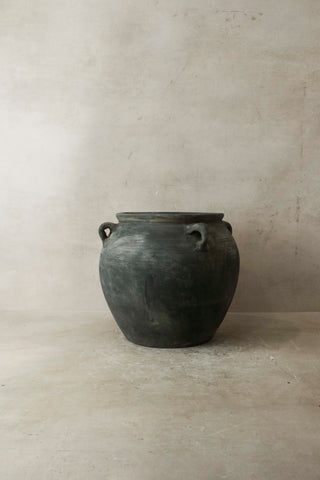 Vintage Dark pot with ears - E4.21