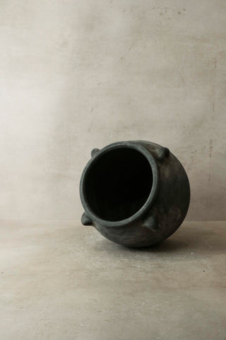 Vintage Dark pot with ears - E4.21