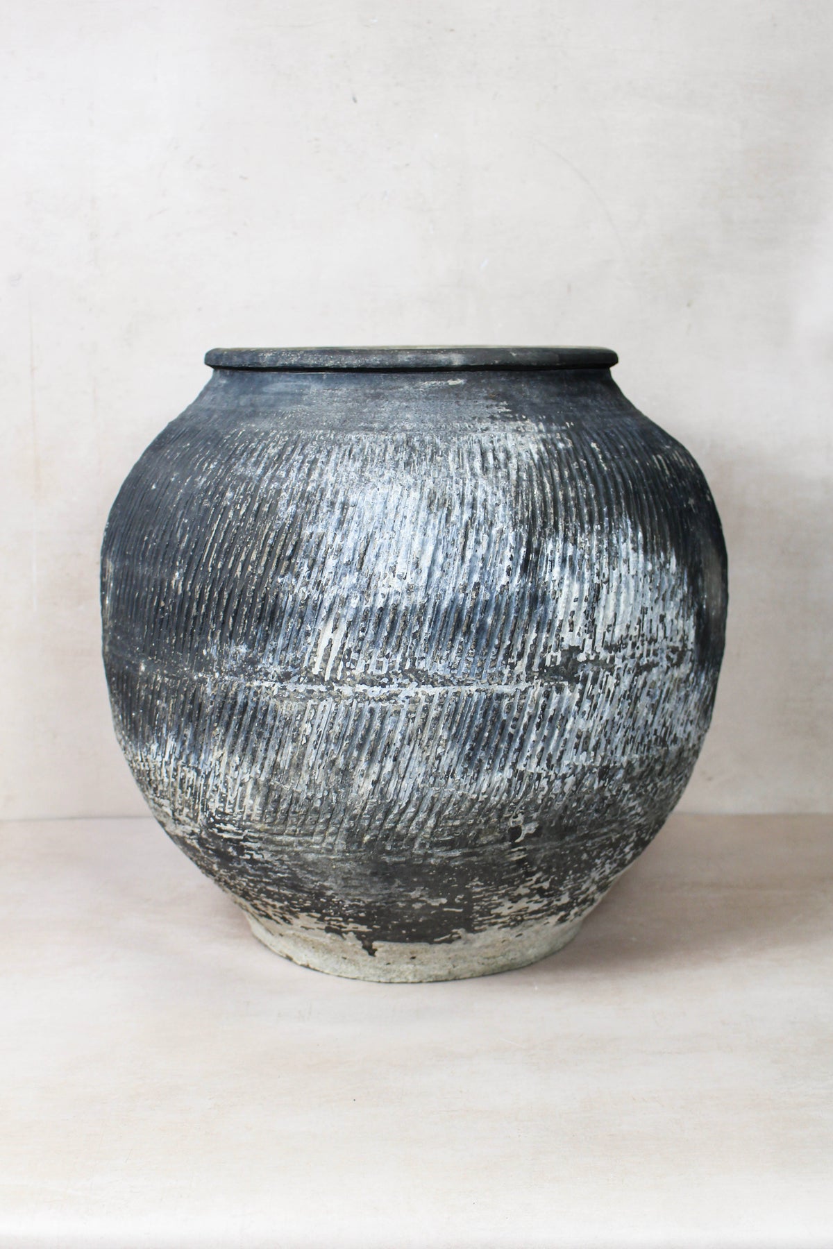 Vintage Textured Grey Pot - VT09