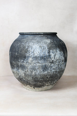 Vintage Textured Grey Pot - VT09