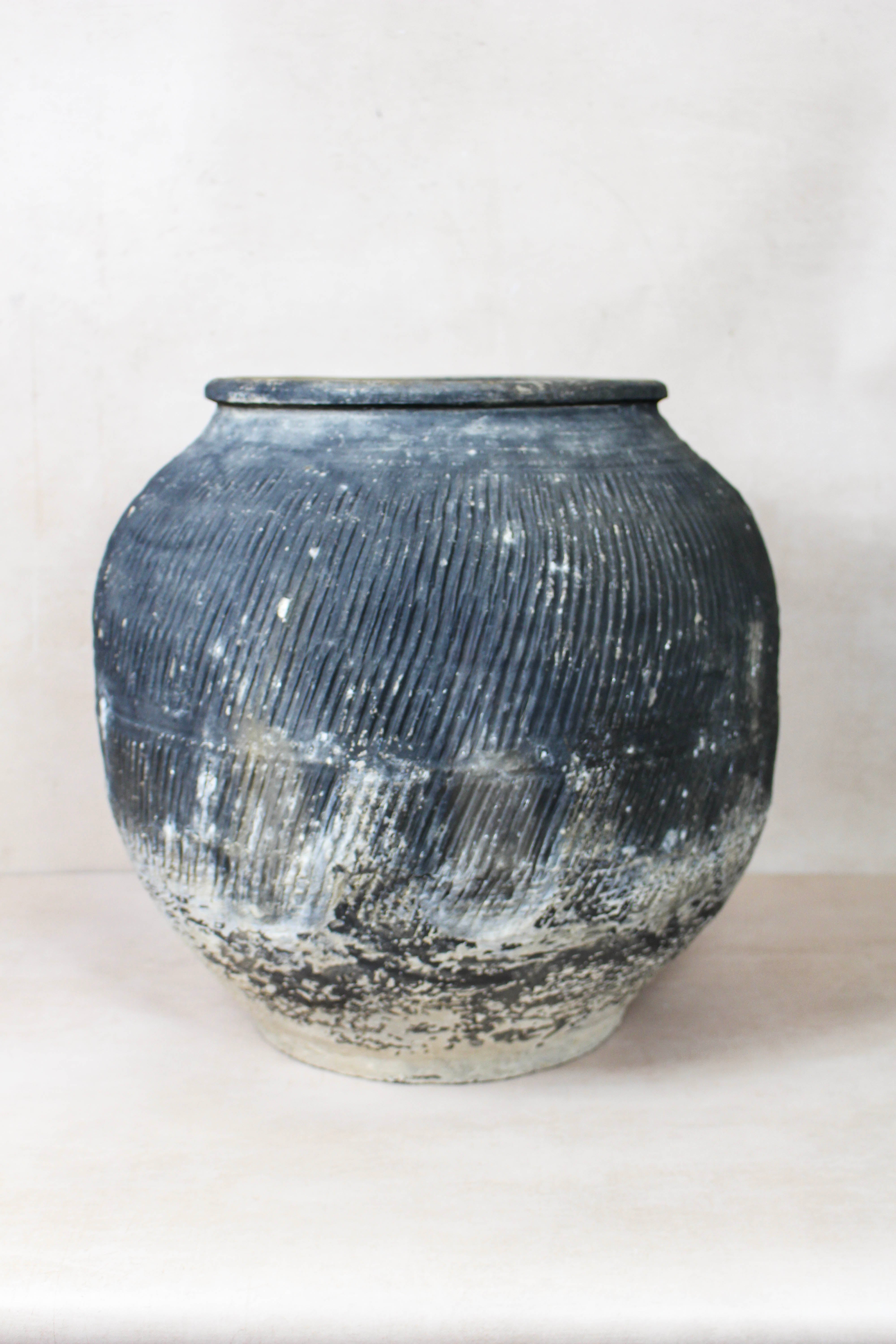Vintage Textured Grey Pot - VT09