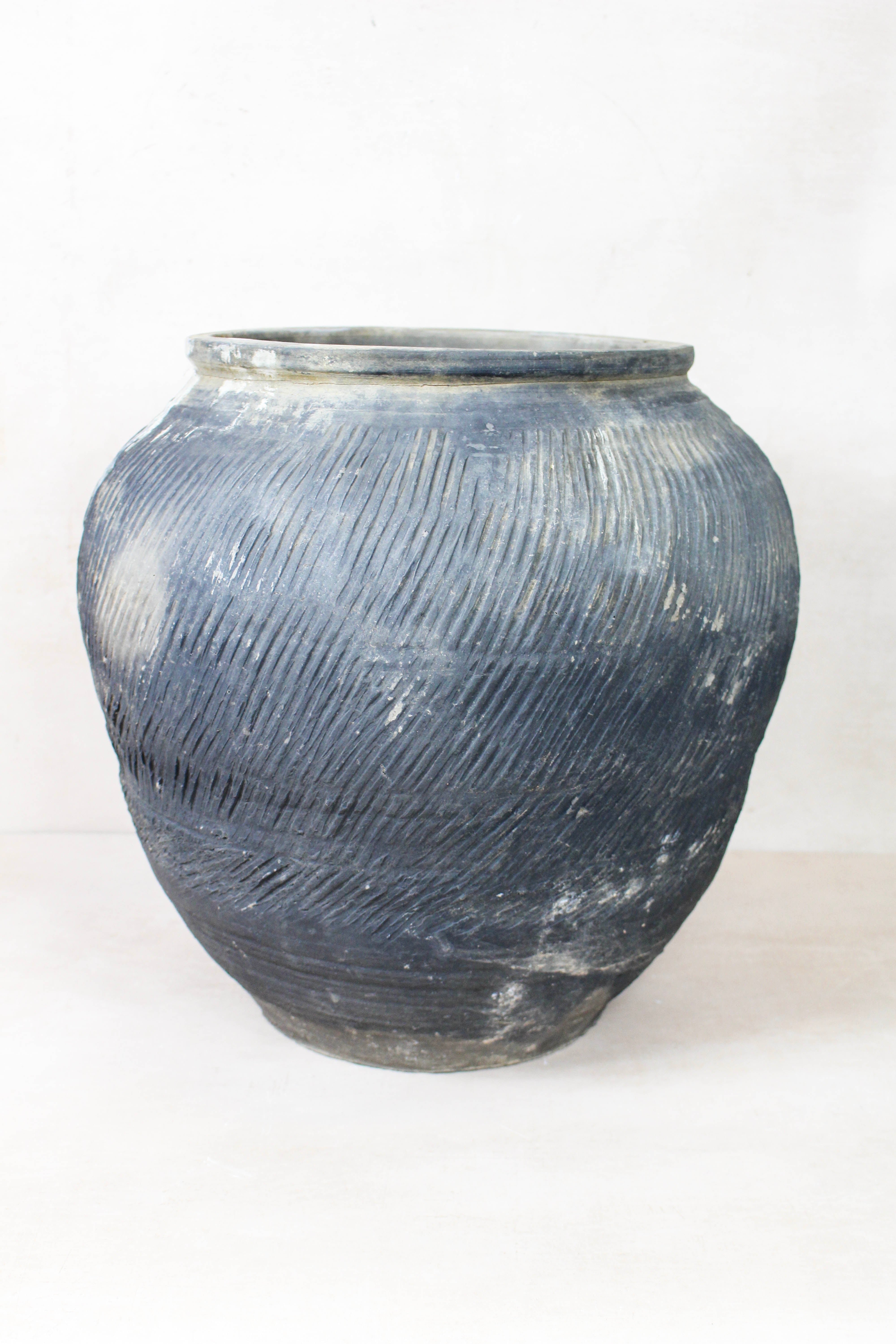 Vintage Textured Grey Pot - VT12