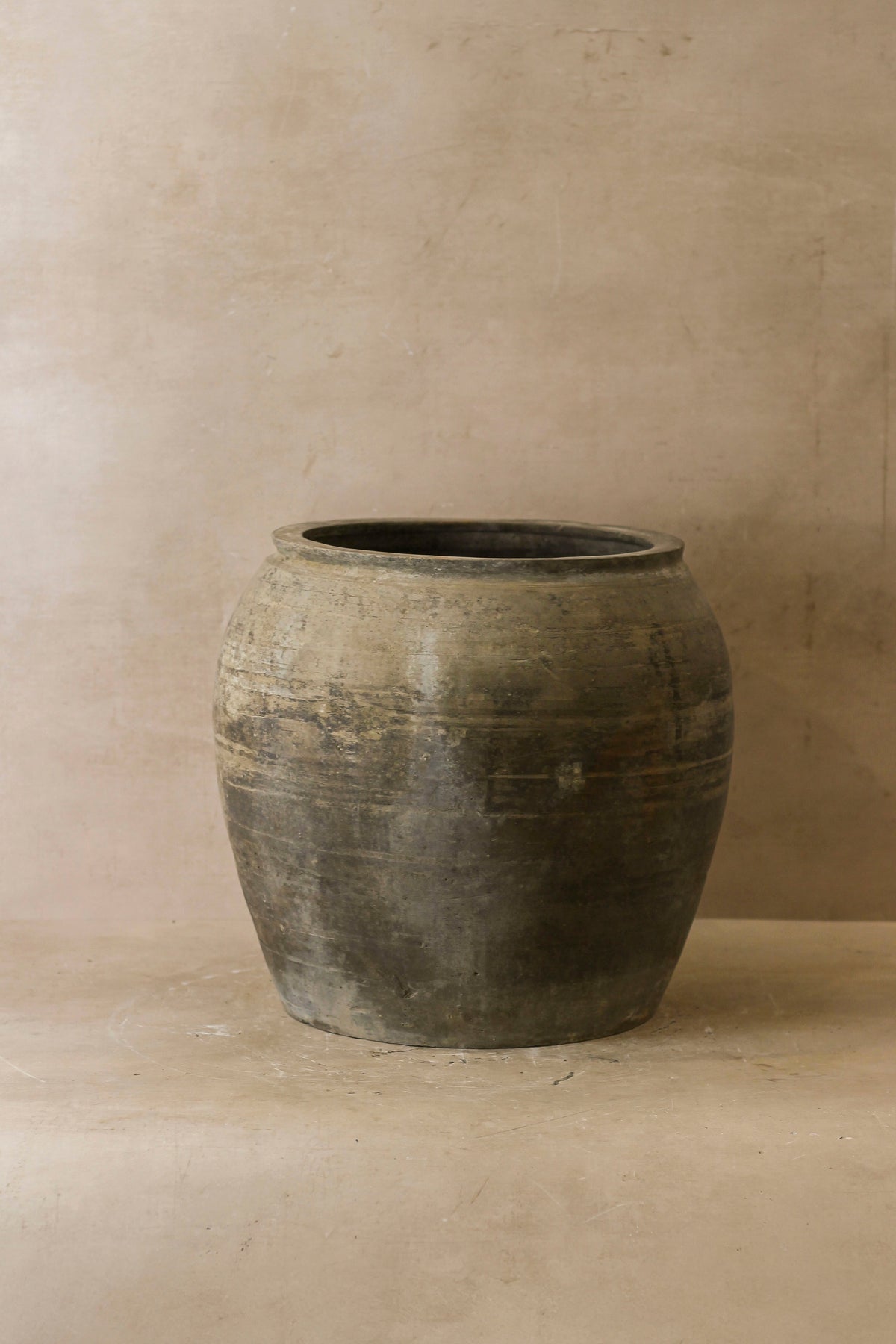 Vintage Dark Pot - No 59