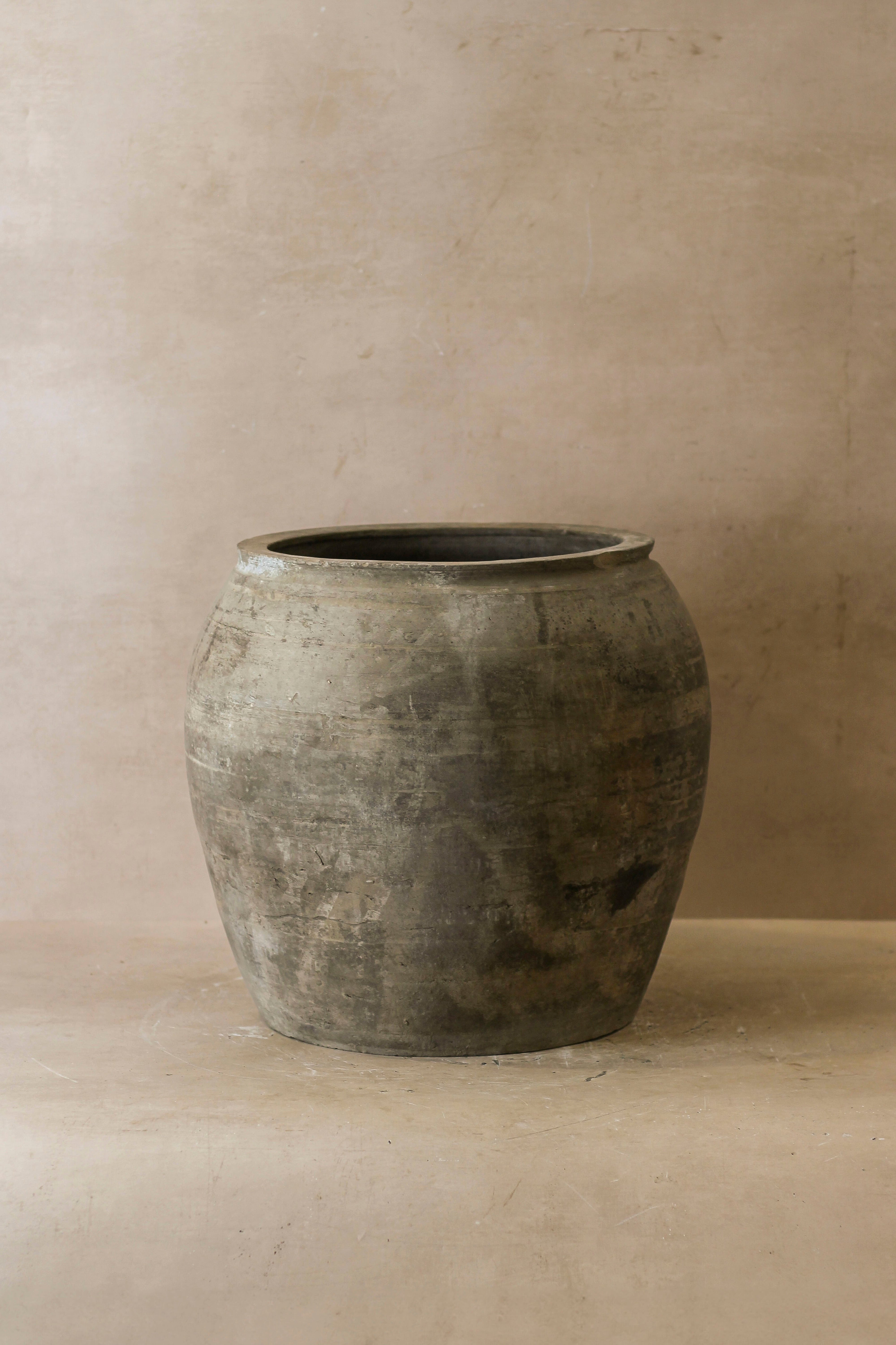 Vintage Dark Pot - No 59