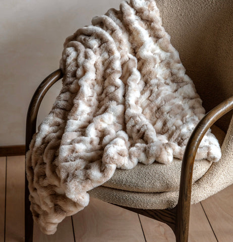 Deco Ruched Throw 170 cm x 130 cm Rabbit