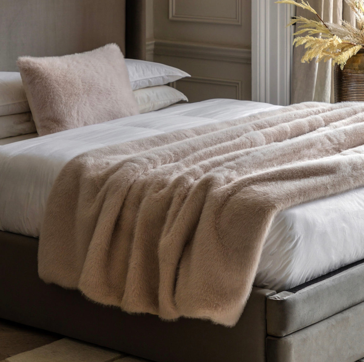 Oatmeal Faux Fur Throw