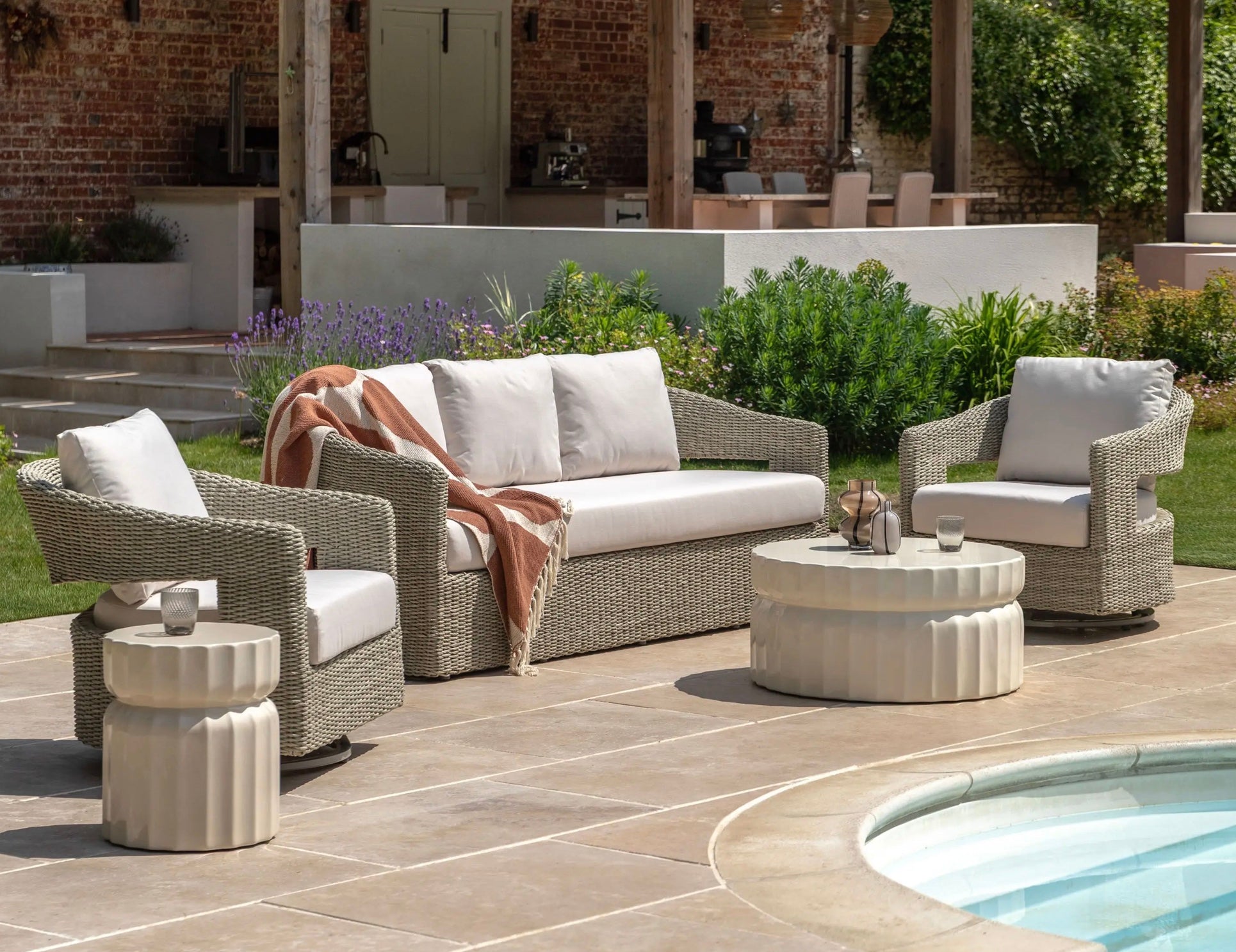 Alva Sofa