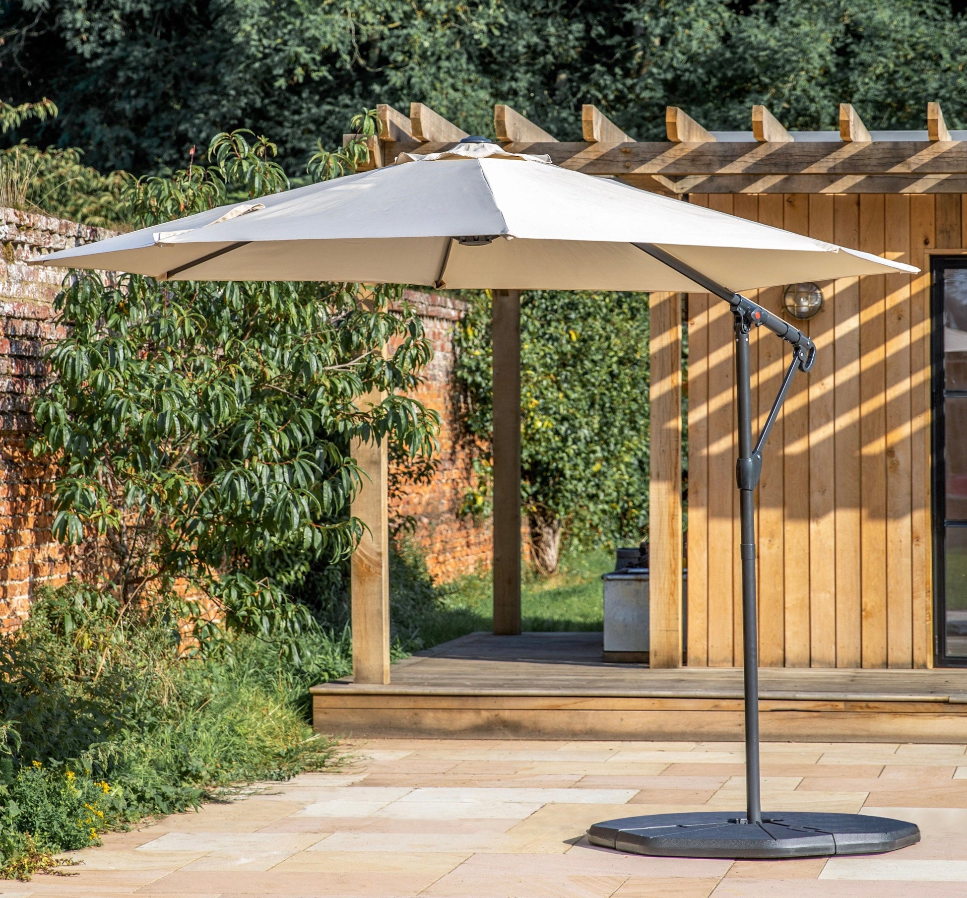 Villa Parasol with Cantilever - Base & Cover