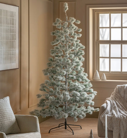 Christmas Tree Flocked Pine - LED - 7 ft